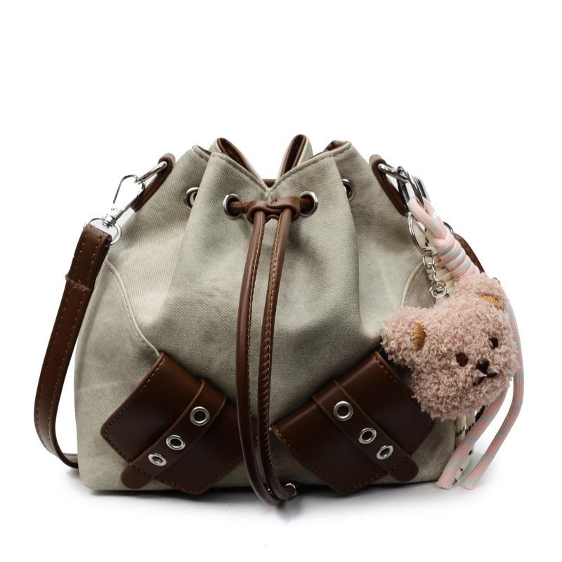 Niche Design Small Bag Women's Spring New Popular Underarm Bag Fashionable Versatile Shoulder Messenger Bag