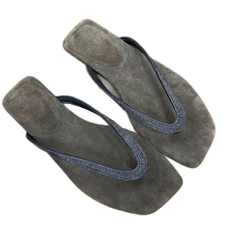Fashion Fashion Square Toe Crystal Narrow Band Flat Slippers High Quality Faux Suede Clip Toe Flip Flops Women Comfort Casual Beach Shoe