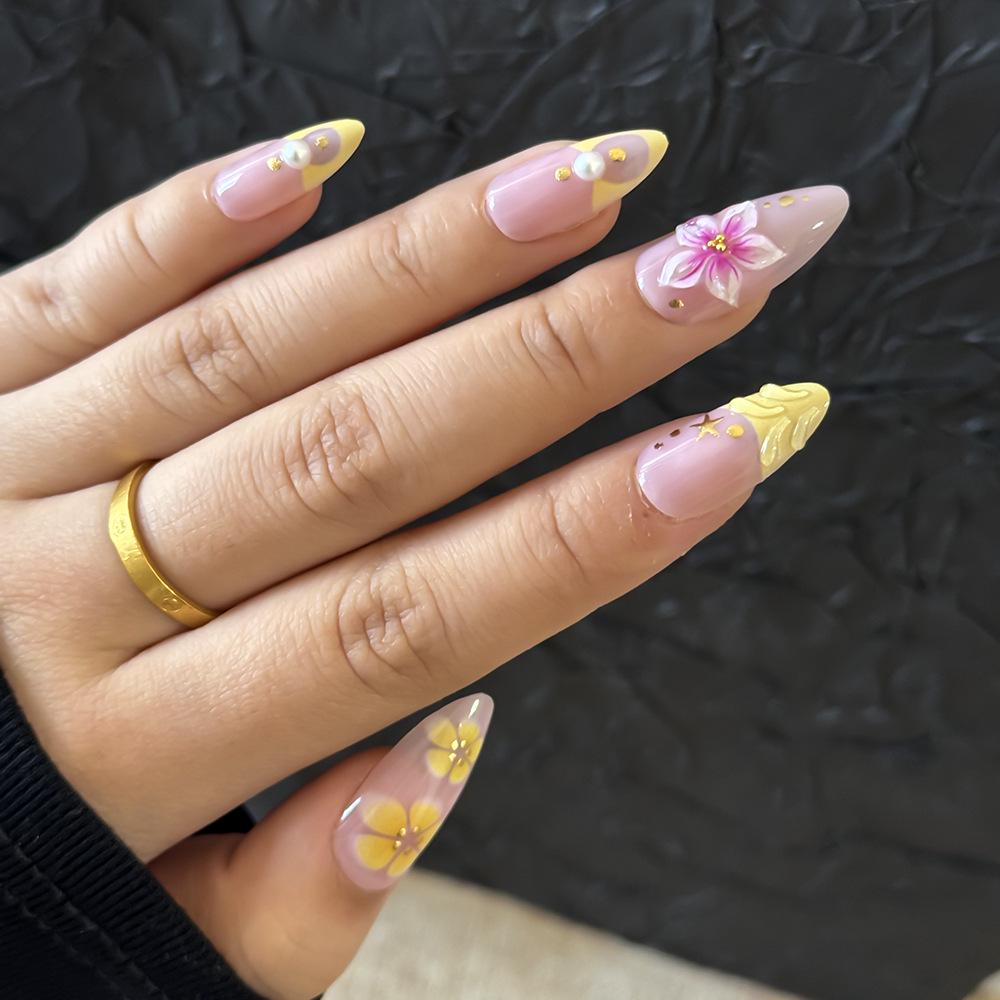 24-Piece Five-Petal Flower 3D Pearl Almond-Shaped Wearable Nails