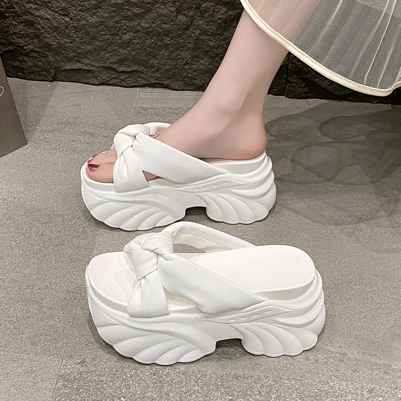 Fashion New Summer Leather Slippers Women's Outside Chunky Sandals 2025 Fashion 9CM Wedges Platform Shoes Woman Flats Beach Flip Flops