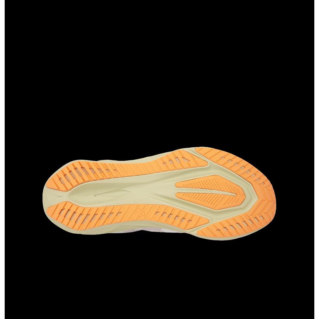 Asics Baskets Novablast 5 2E Large Blanc Fauve Homme 1011B975-101
