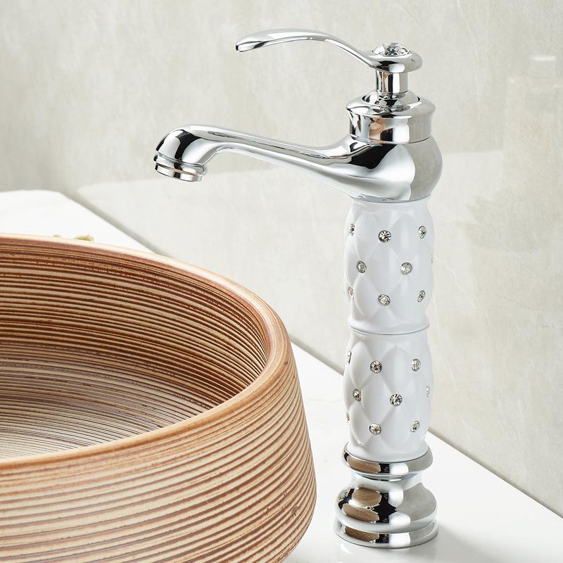 Baterii Europene pentru Lavabo de Baie Aurii Baterii Mixere Decor Diamant Crom Mâner Unic Cald și Rece Montare pe Deck