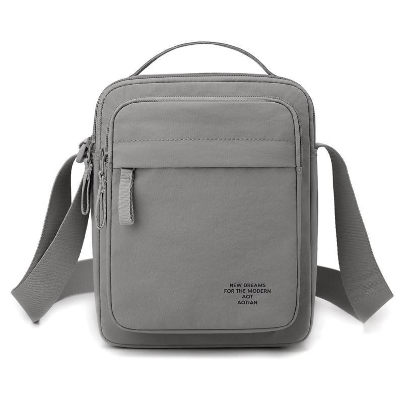 Men's Casual Lightweight Multi-layer Color Simple Outder Bag Women's Versatile Commuting Crossbody Bag