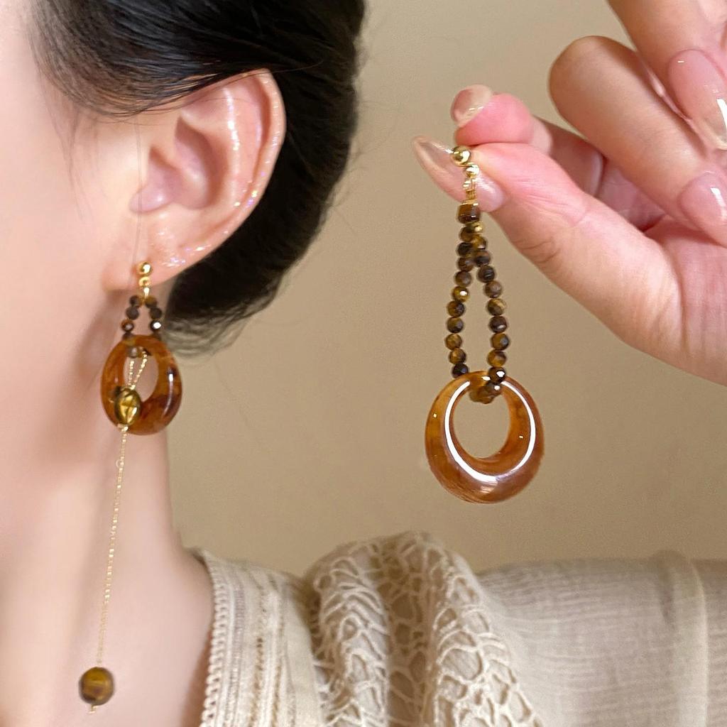 Maillard Silver Needle Heart Earrings: Geometric Irregular Resin Studs for Women