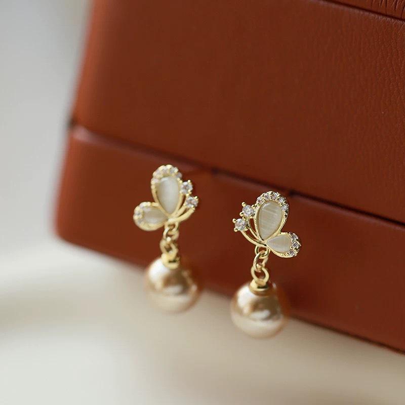 Butterfly Champagne Pearl  Cat s Eye Stone Earrings - 2025 Trendy High-End Studs for Women