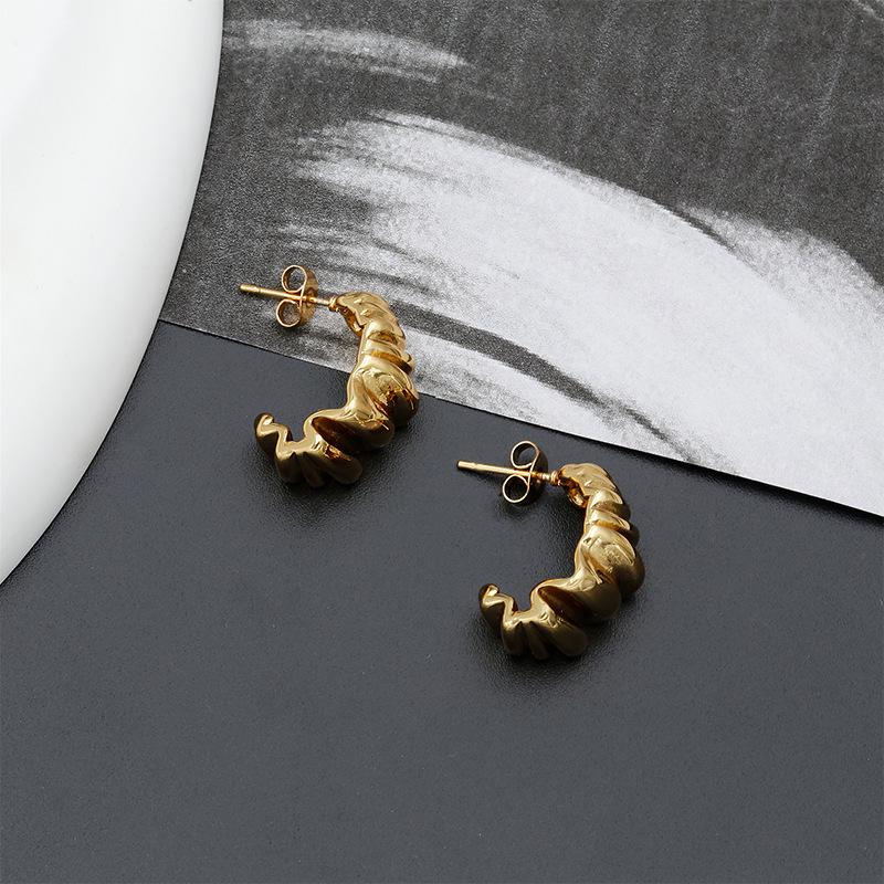 

Модные серьги-кроссаны с плиссировкой из 18-каратной титановой стали золотой