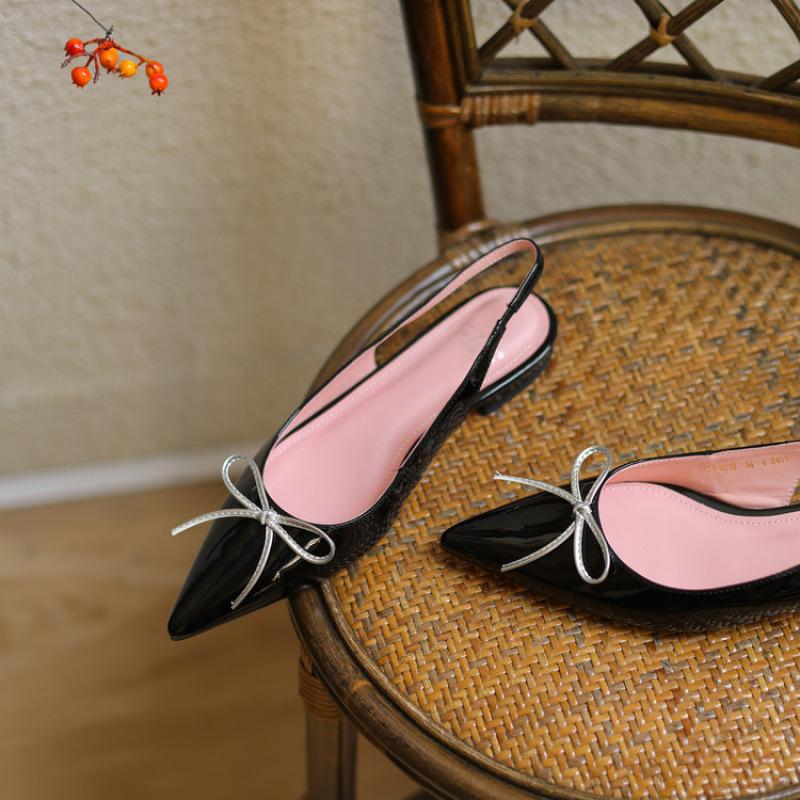 

New women s flat-soled sandals summer pointed head sandals Korean version comfortable leather silver beef tendon soft sole large size 40