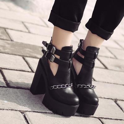 Stivaletti sexy Tacchi alti da donna Ritagli casual Fibbia Punta tonda Catena Tacchi spessi Scarpe con plateau