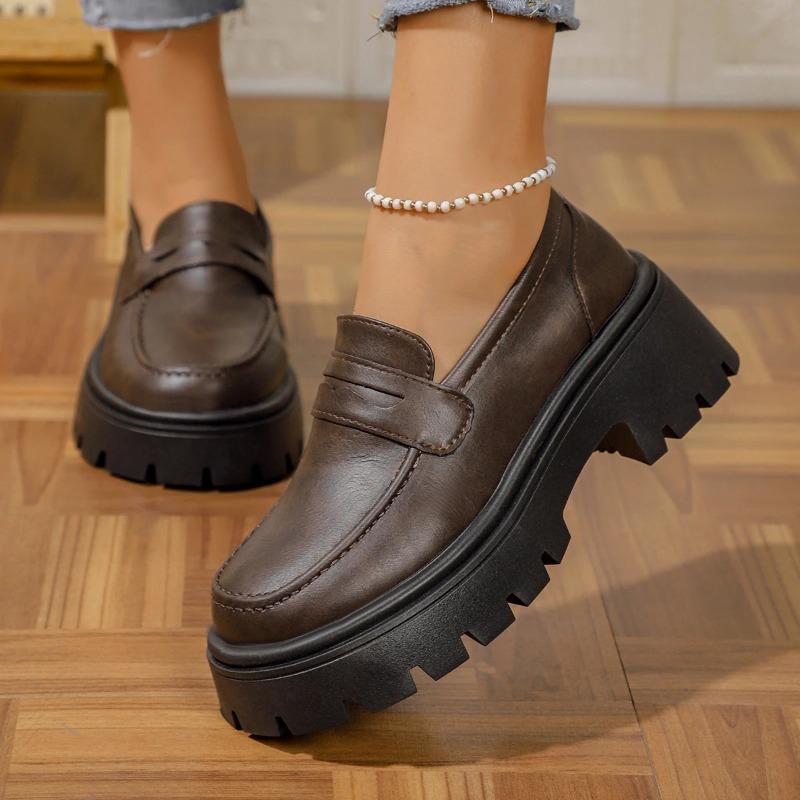 Fashion 2025 Women Sneakers Trend Patent Leather Luxury Sneakers Women Breathable Platform Outdoor Designer Shoes Women Zapatos De Mujer