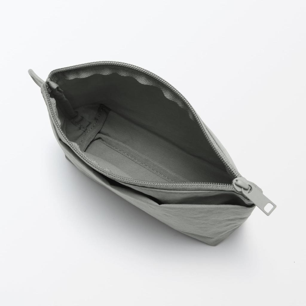 MUJI Wrinkle Nylon Gusseted 21 x x 6 84475689 Pouch, Gray, Medium, Approx. 13.5 cm,