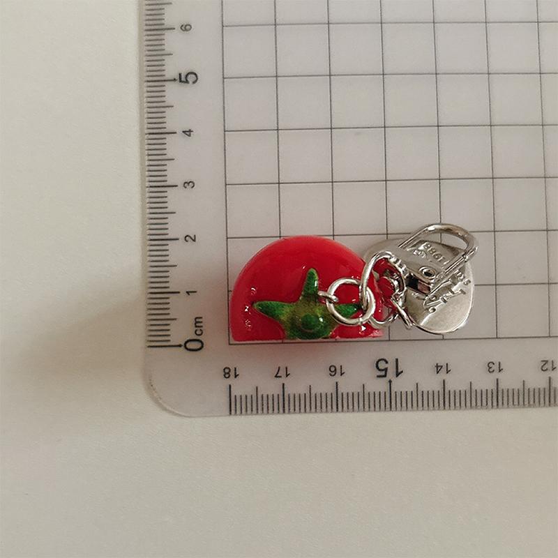 Vivid 3D Red Tomato Keychain Lightweight Resin Fruit Charm Mini Pendant for Phone Case Handbag Gift for Girls