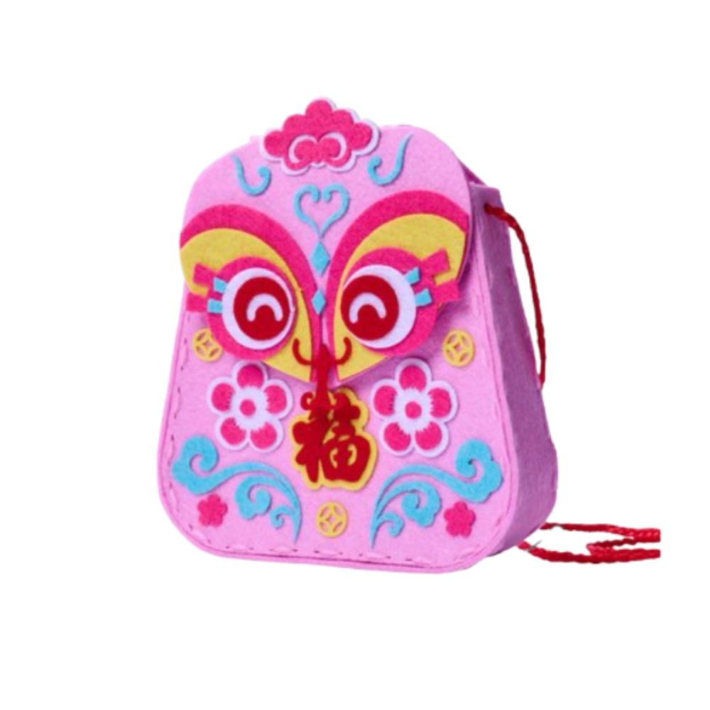 

Традиционный подарочный пакет Год Змеи 2025 Мультяшные Новогодние Развивающие Игрушки Декорация на Удачу розовый