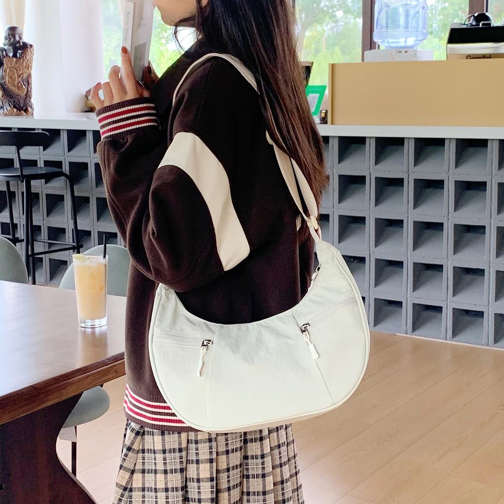 2025 autumn new fashion simple large capacity casual croissant crescent bag niche women's shoulder messenger bag