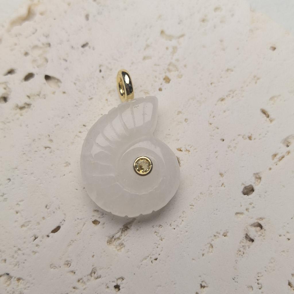 1pc Natural Stone Snail Shape Pendant Charm Amethyst Tiger Eye Carved Crystal Shell Jewelry Gift