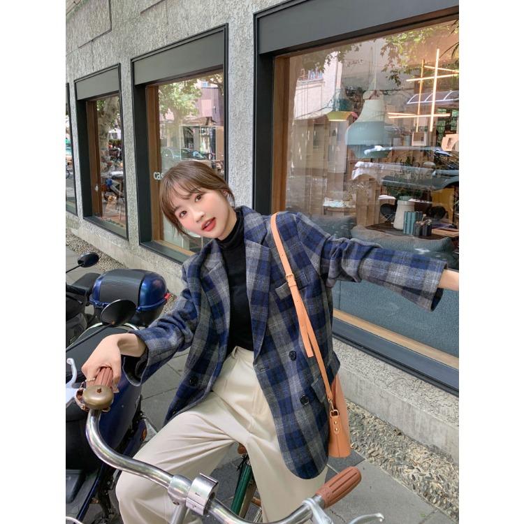 Fashionable and Warm: Thickened Woolen Coat for Women In Autumn and Winter