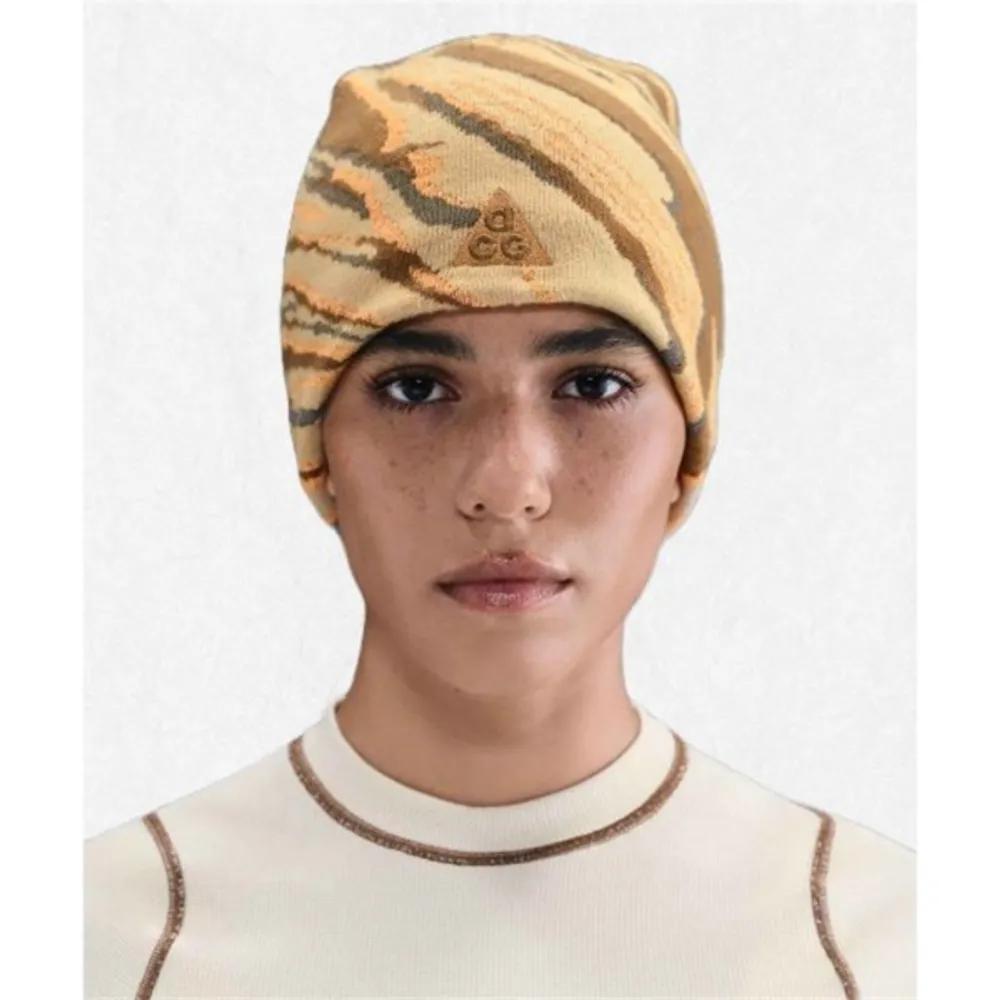 NIKE ACG Peak Big Bend Beanie - Parachute Beige:Mosswood Brown HV7016-297 2500713 FREE