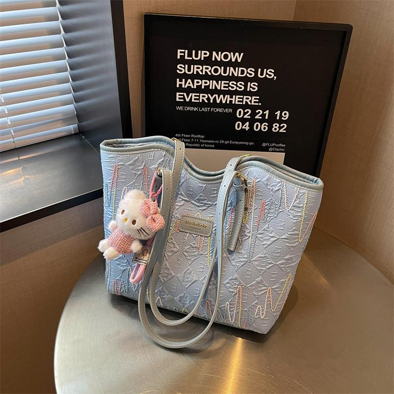 New Popular Large-Capacity Simple And Cute Cartoon Women'S Bag Pendant Textured Tote Bag Commuter Shoulder Women'S Bag