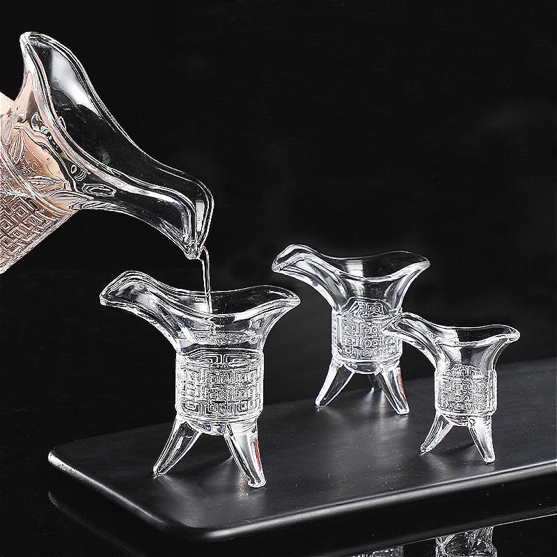 10ml/20ml/30ml/100ml Chinesisches Weinglas im antiken kaiserlichen Stil Vintage Dreibeiniges Glas Kreatives Spirituosenglas