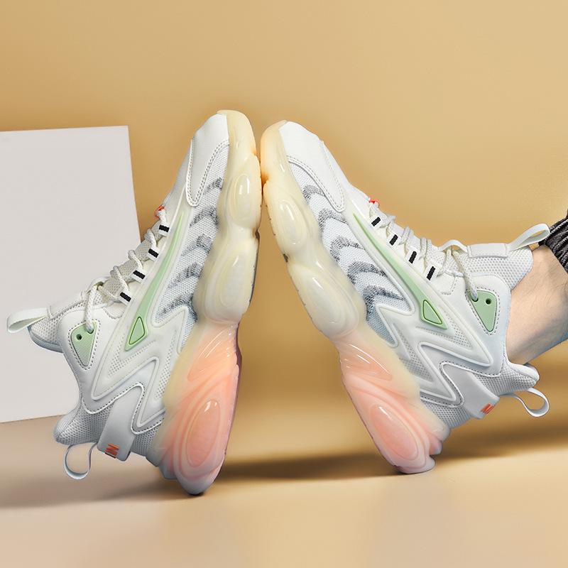 Spring New Sports Shoes Men's Mesh Fashion Soft Sole Casual Running Shoes Youth Fashion 100 The New