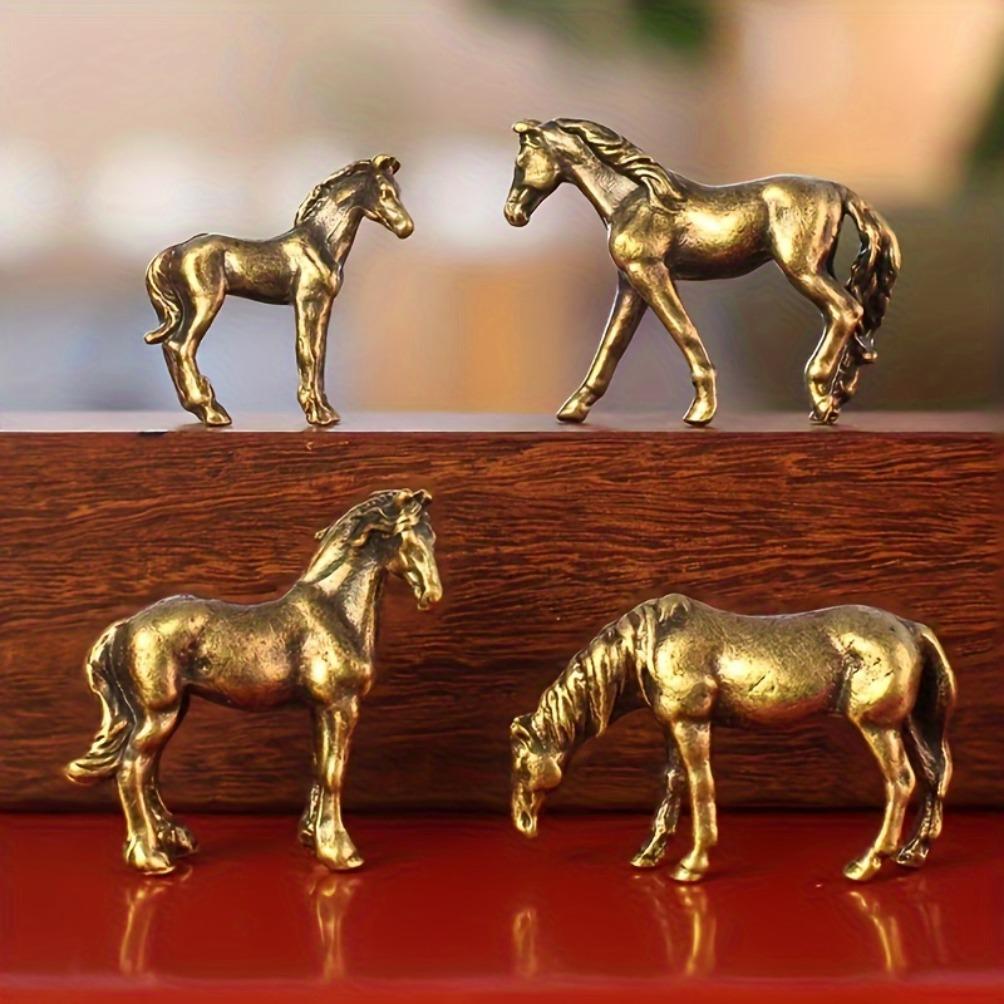 Miniature Figurine di Cavallo con Coda Lunga in Ottone Antico Ornamento Feng Shui Animale dello Zodiaco in Rame Mini Artigianato da Scrivania Decorazione per la Casa