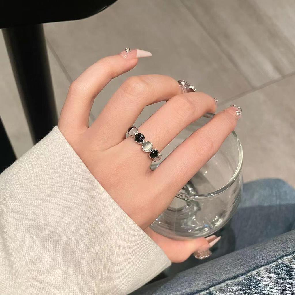 2023 Black and White Gemstone Open Ring: Niche French Style for Women