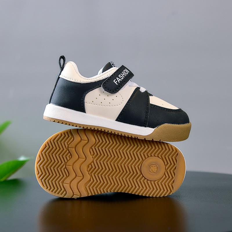 Children's board shoes autumn boys and girls baby shoes classmates 2025 new boys leather soft sole toddler shoes sports shoes