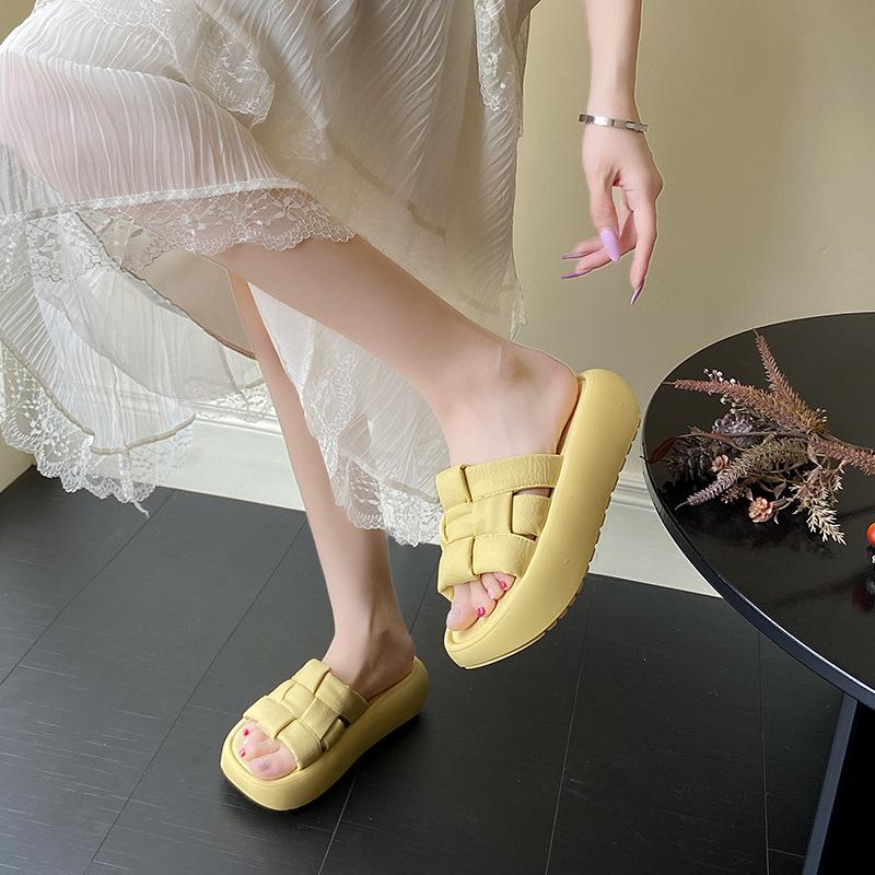 Black Advanced Sense, Anti-skid Thick-soled One-word Slippers for Women's Summer Wear 2025 New Soft-soled Cool Slippers