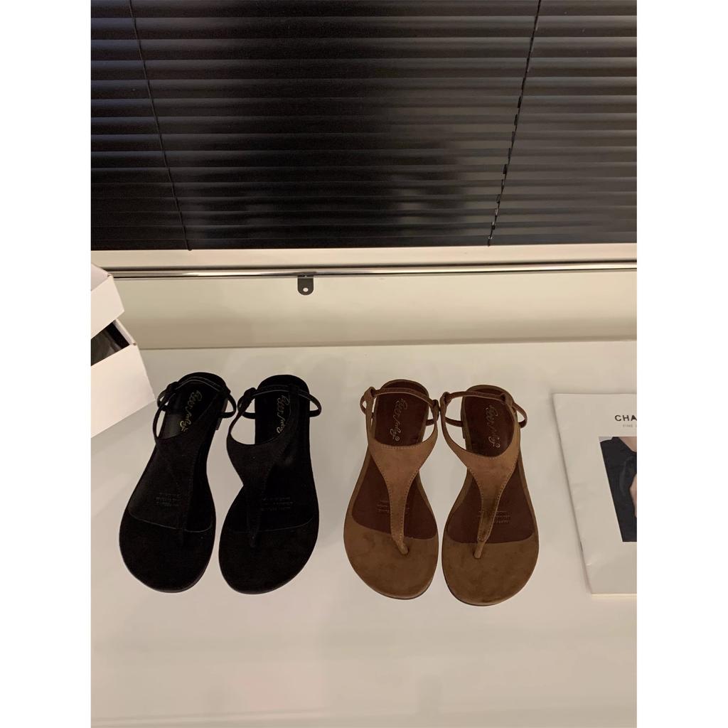 2025 New Summer Black Versatile Beach Roman Shoes Flat-soled Retro Vacation Style Pinch Sandals Fairy Shoes