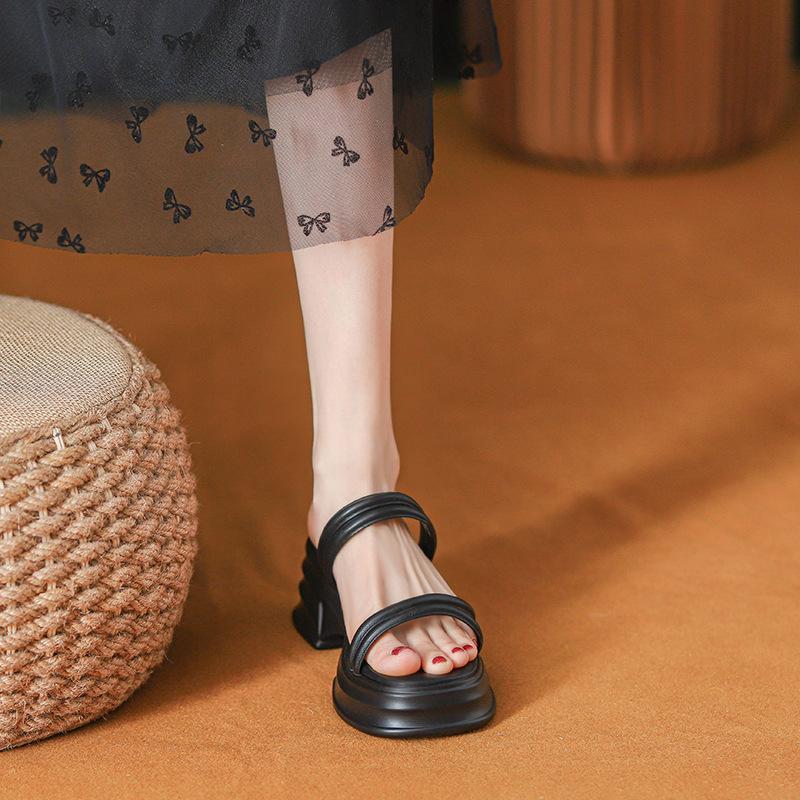 

Маффиновые толстоподошвенные крутые тапочки, летняя пляжная обувь для ношения на берегу моря, тапочки-шлепанцы, женские универсальные 33