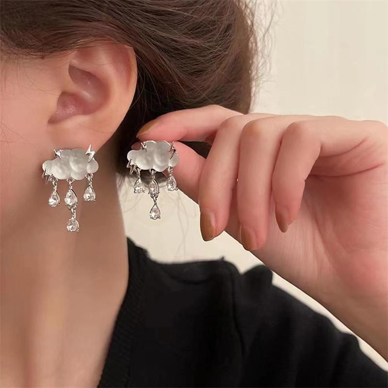 Korean Cute Hollow Cloud Rain Stud Earrings For Women New Fashion Asymmetric Purple Crystal Zircon Tassel Earring Simple Jewelry