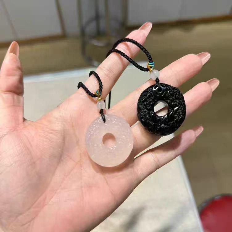 Weiße Chalcedon und Natürlicher Obsidian Doppel Pixiu Friedensschnalle Halskette für Männer und Frauen