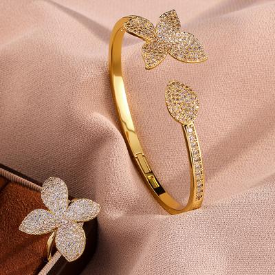 Exquisites Luxus-Blumen-Zirkonia-Armband-Ring-Set Geeignet für tägliche Reisen, Party, Bankett-Mode-Zirkon