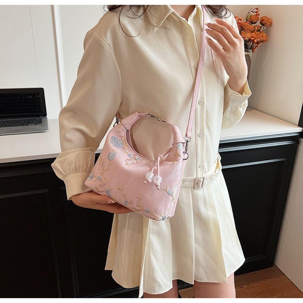 Canvas Hanfu Embroidery Handbag Embroidered Cheongsam Bag Retro Chinese Style Handbag Wedding