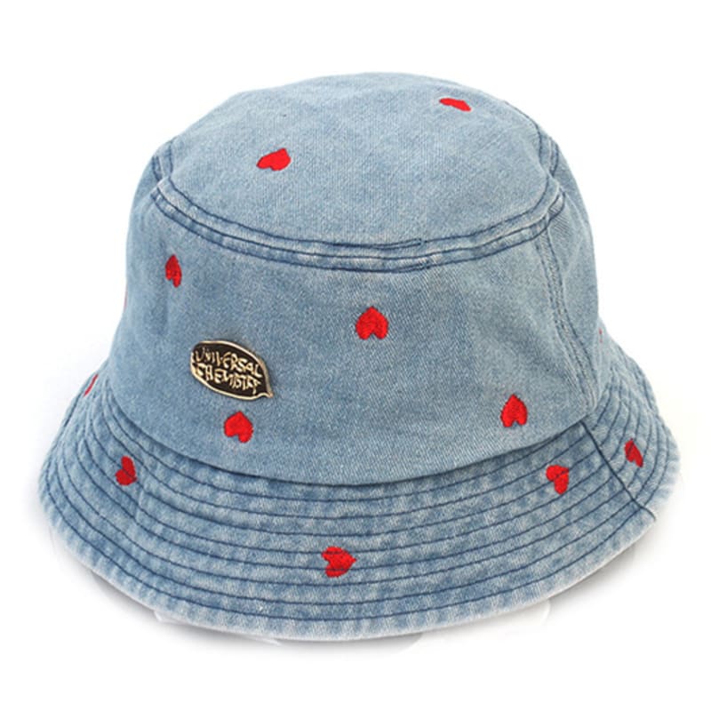 

Универсальная химия Панама из светло-голубого денима с красным сердцем FREE