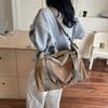 Large capacity short distance duffle bag women's new light yoga gym bag high-value sports bag contrast travel bag for men