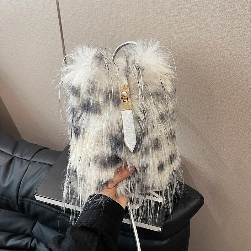 Contrasting Color Plush Pouch Cell Phone Bag Niche Design High Trend Popular Sweet