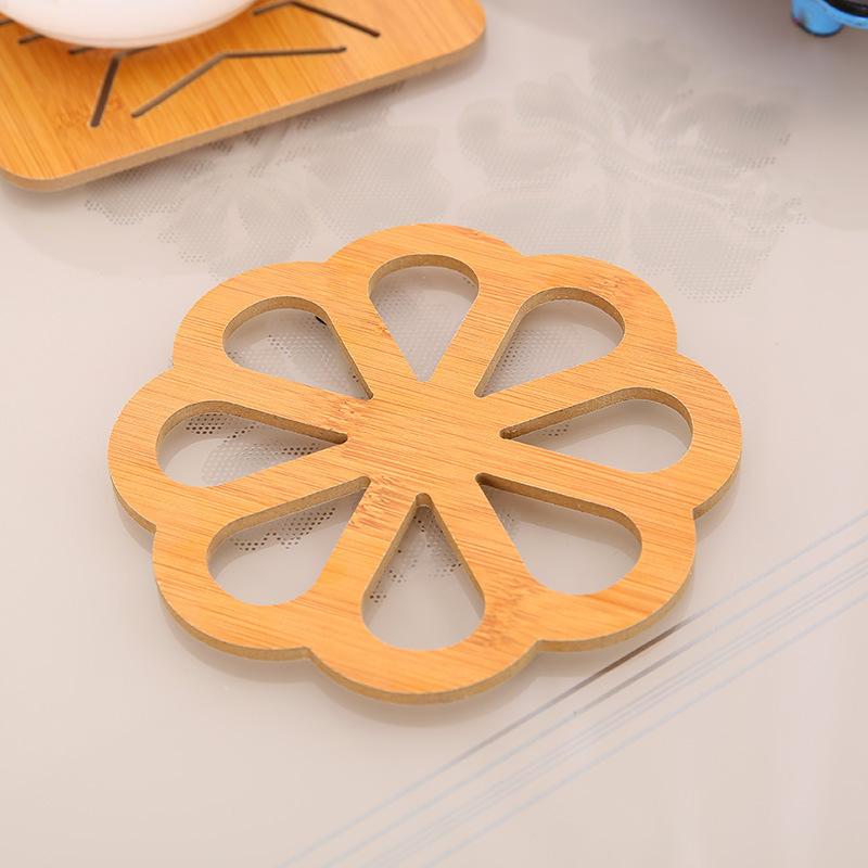 Household Wooden Hollow Coasters Cartoon Animal Anti-scald Non-slip Heat Insulation Mats Home and Decoration Kitchen Utensils
