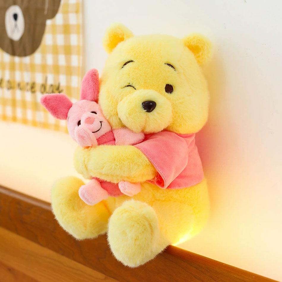 Hotsale 35cm Peluche Winnie the Pooh Orsetto Carino Bambola Vivi Amico Regalo di Compleanno Regalo di Natale