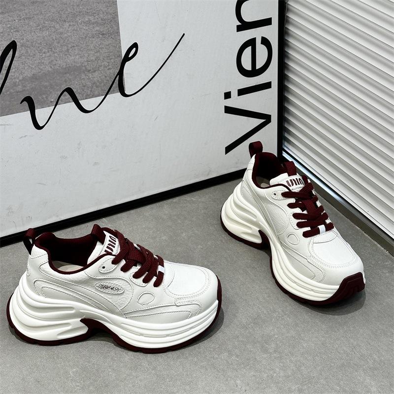 Muffin thick-soled small man increases height versatile dad shoes women's 2025 autumn and winter new round head leather sneakers