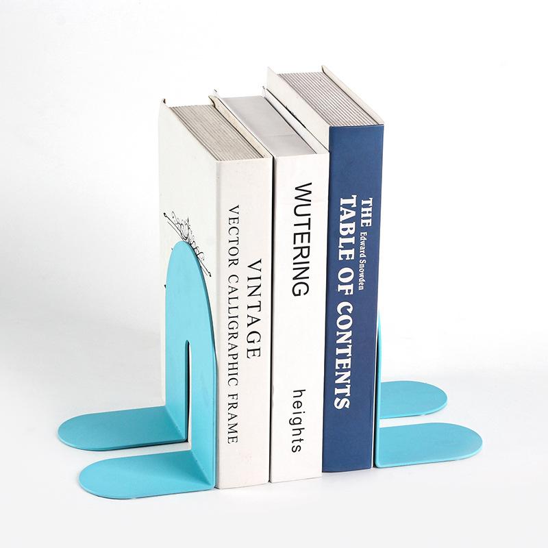Nordisches kreatives einfaches Arbeitszimmer, Büro, Buchstützen, Bücherregal, Modellzimmer, weiche Dekoration, minimalistisches Bücherregal, Ornamente