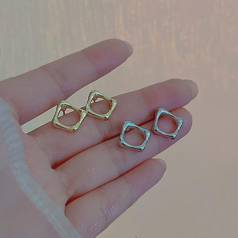 Fashionable Metal Hollow Square Earrings for Women Simple Korean Design Golden Smooth Geometric Earrings Party Jewelry Gifts
