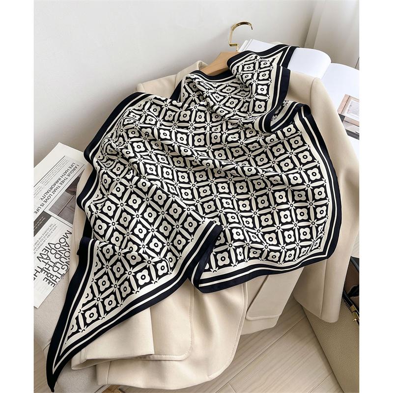 2025 New Fashion Women Triangle Scarf Bohemian Style Paisley Designer Long Ribbon Twill Silk Scarves Neckerchief Luxury