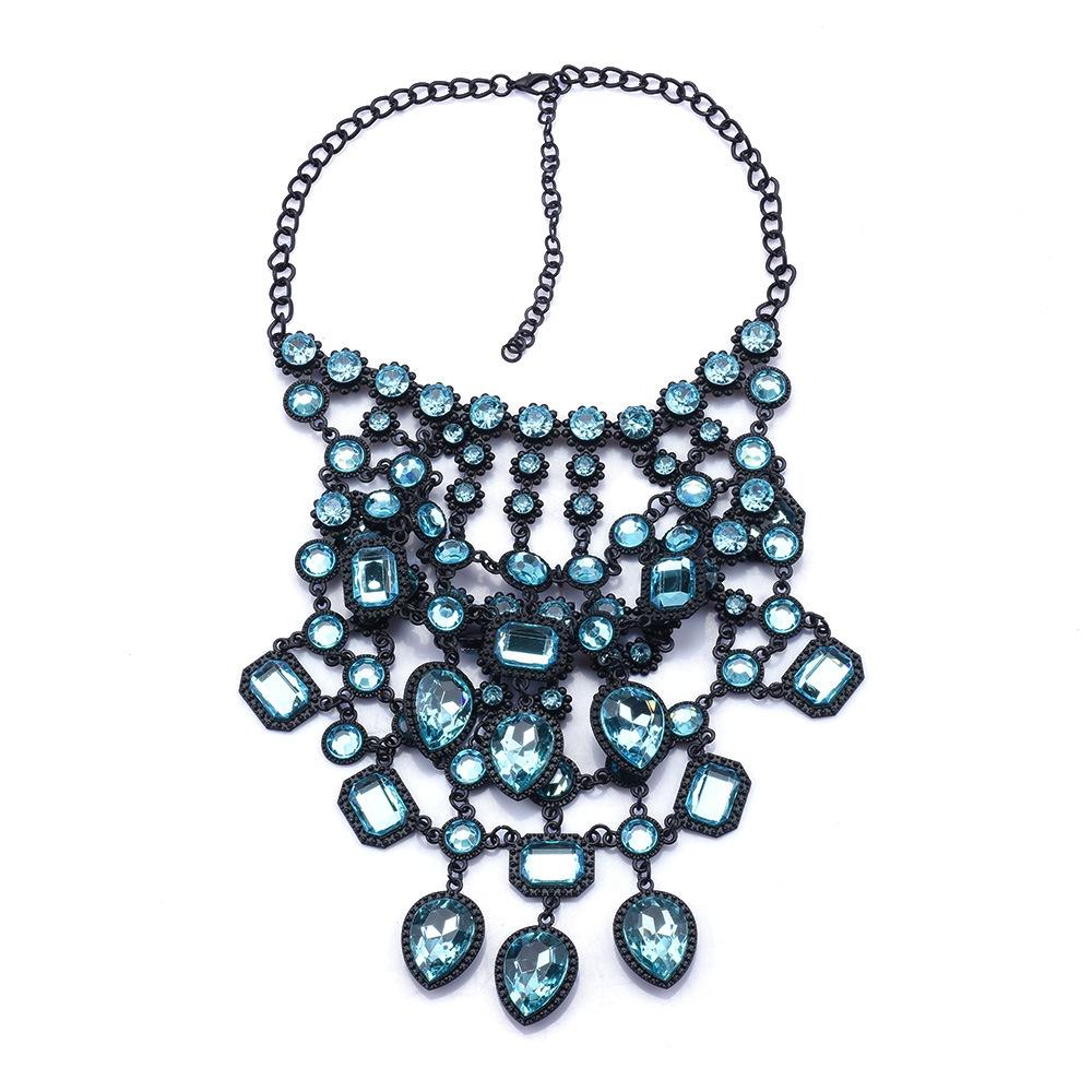 

Многослойная цепочка-колье с преувеличенной винтажной геометрической подвеской-каплей с драгоценным камнем StyleB