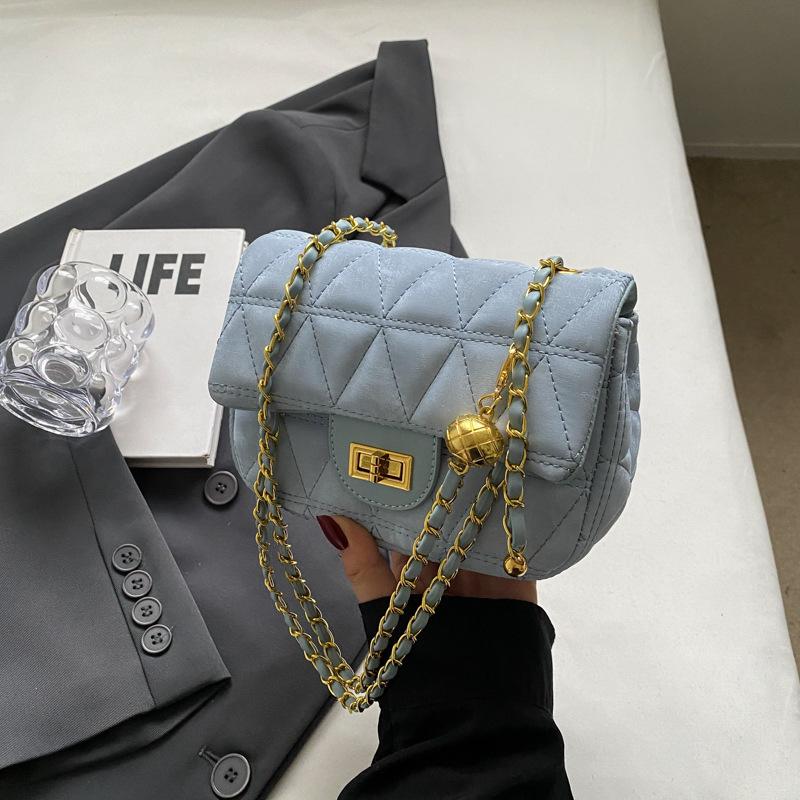 

Versatile oblique span bag women s fashion new spring and summer fashion simple diamond chain bag niche shoulder small square bag светло-синий