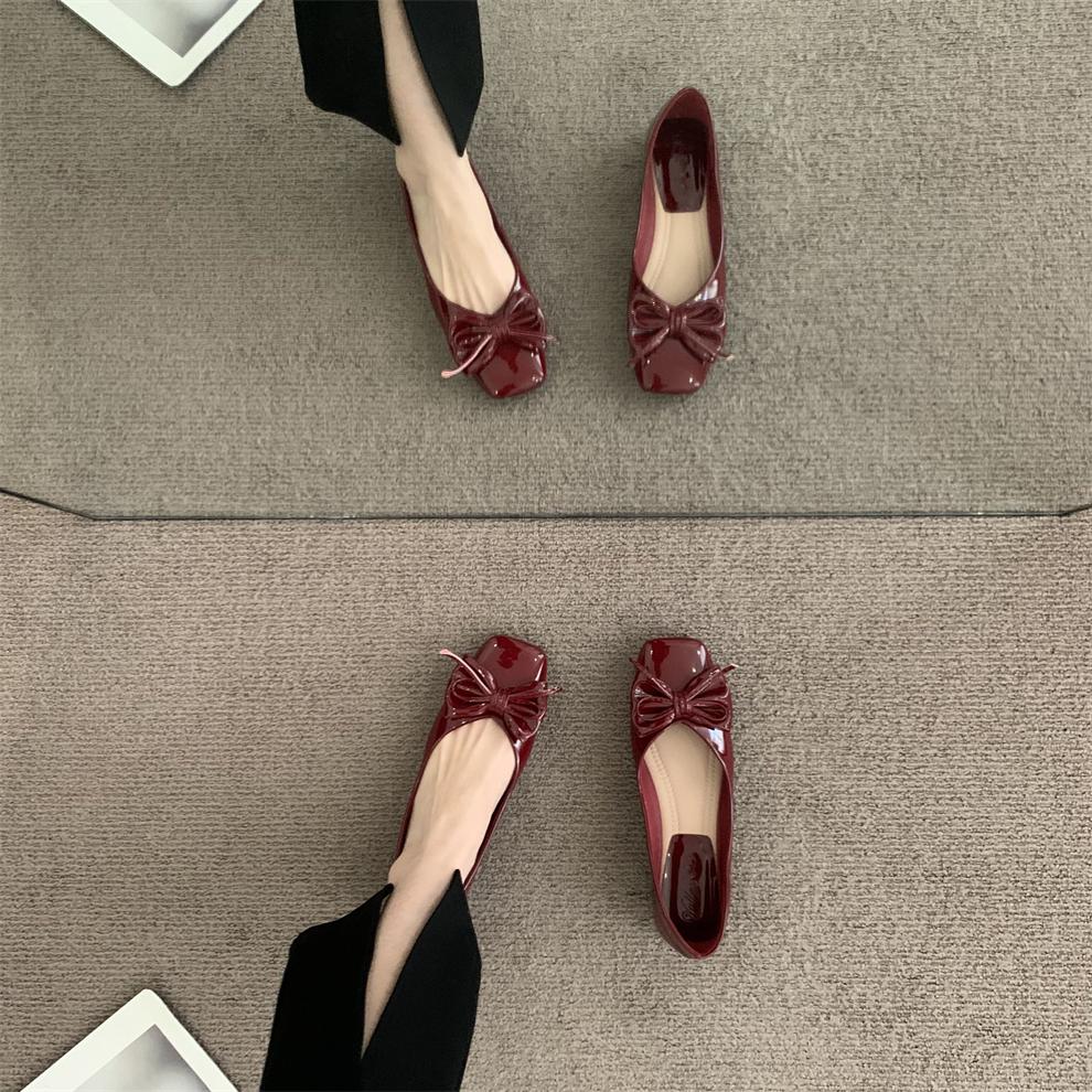 Fashion Flat Shoes for Women Spring and Autumn 2025 New Square Bow Bow Shallow Mouth Flat Shoes French Red Plus Size Women's Shoes