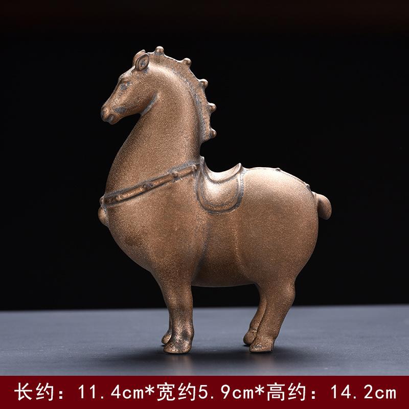 

Традиционная китайская красная керамическая статуэтка лошади в стиле династии Тан, изысканное произведение искусства, современный декоративный орнамент, подарок