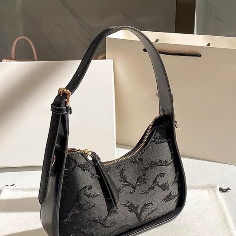 

Premium baguette bag spring new niche embroidered crescent armpit bag