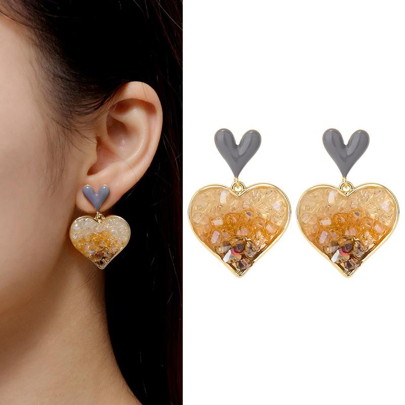 

Корейские модные ретро-серьги «Любовь» Женская мода Контрактный темперамент Вечерние украшения