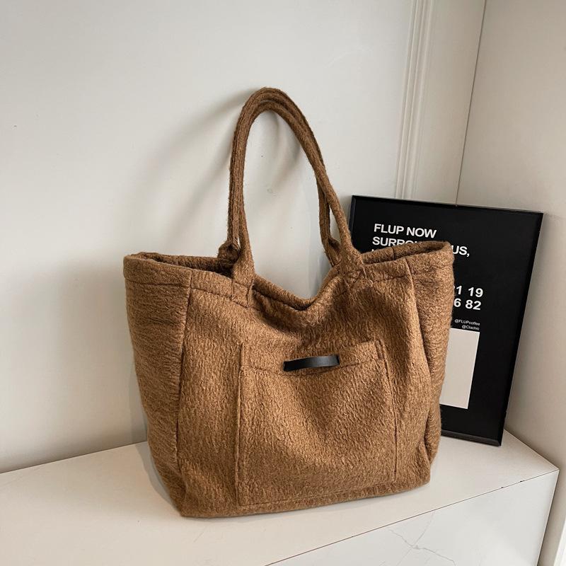 Casual simple large-capacity bag women's popular autumn and winter new shoulder bag fashionable foreign commuter messenger tote bag