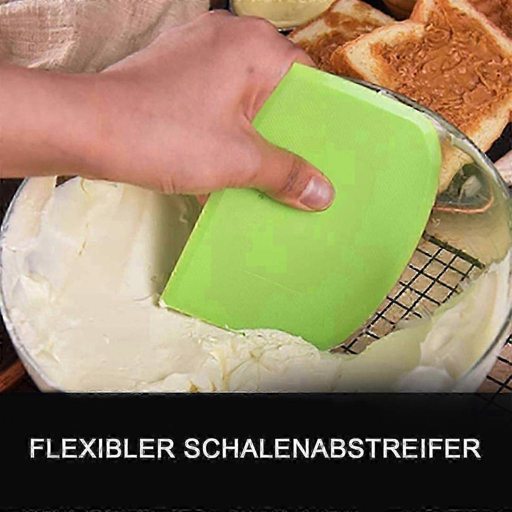 BPA-free dough scraper compatible with professionals and beginners